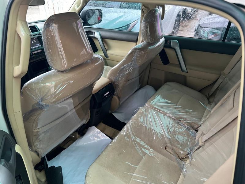 Thumbnail 5 of 2016 Toyota Land Cruiser Prado TXL